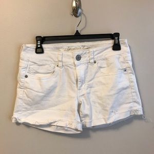 American Eagle White midi shorts